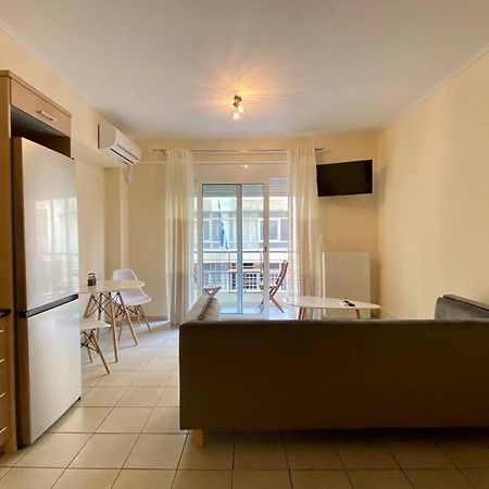 Nikitas' Apartment By The Tube Athena Bagian luar foto