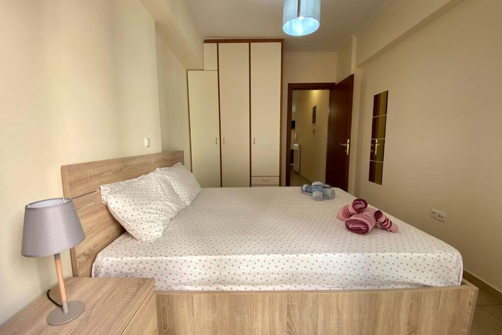 Nikitas' Apartment By The Tube Athena Bagian luar foto