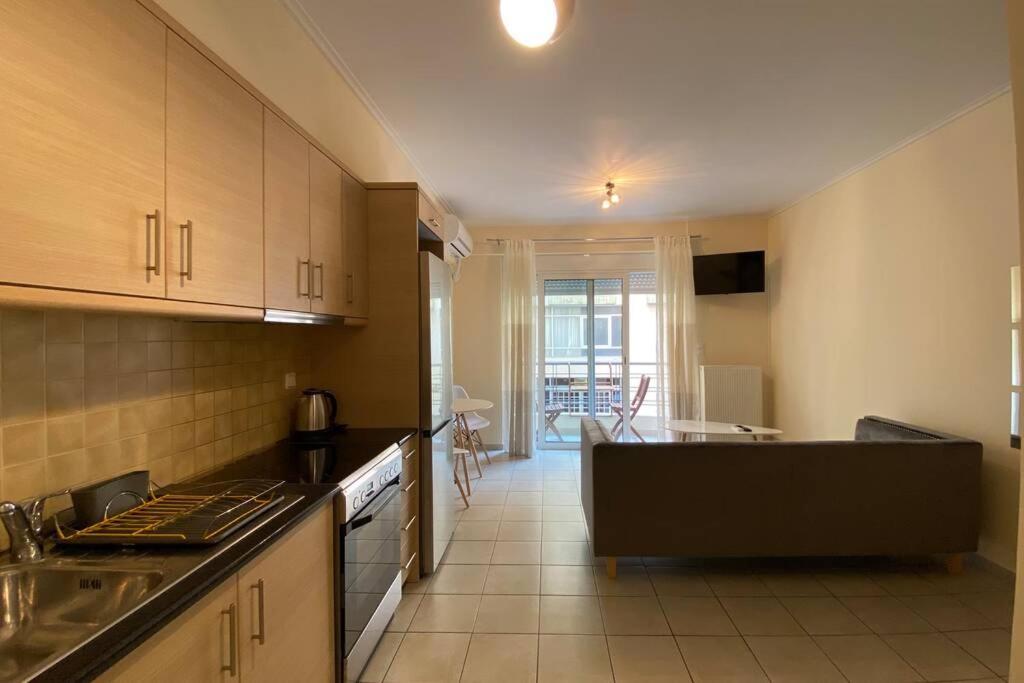 Nikitas' Apartment By The Tube Athena Bagian luar foto